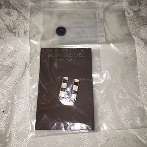 Henri Bendel pin
